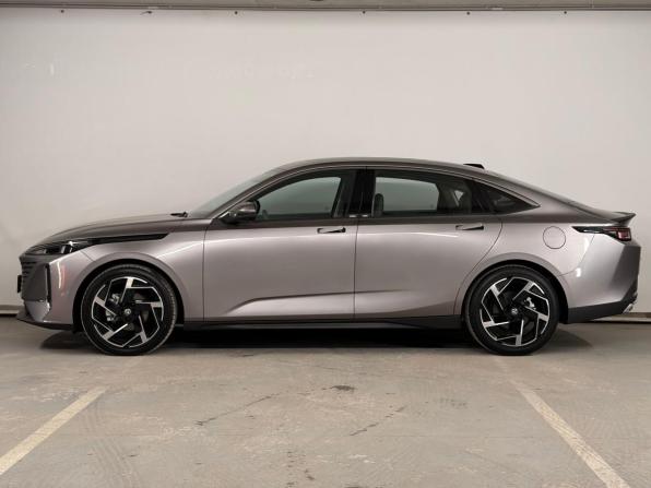 Changan Lamore с пробегом 2023 года, цена 2 200 000 рублей, 1290 км, седан, Автокод Объявления
