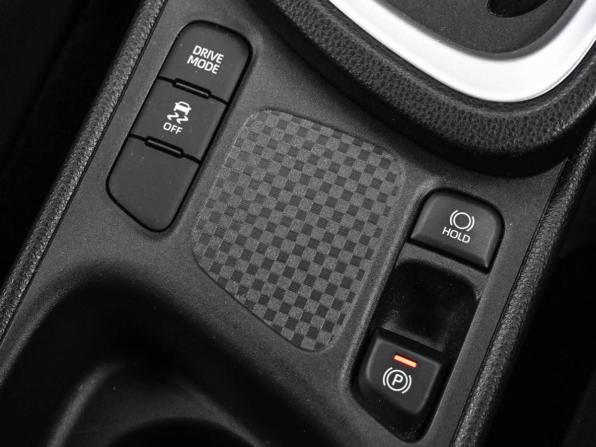 Toyota Yaris Cross с пробегом 2022 года, цена 2 389 000 рублей, 49285 км, внедорожник, Автокод Объявления