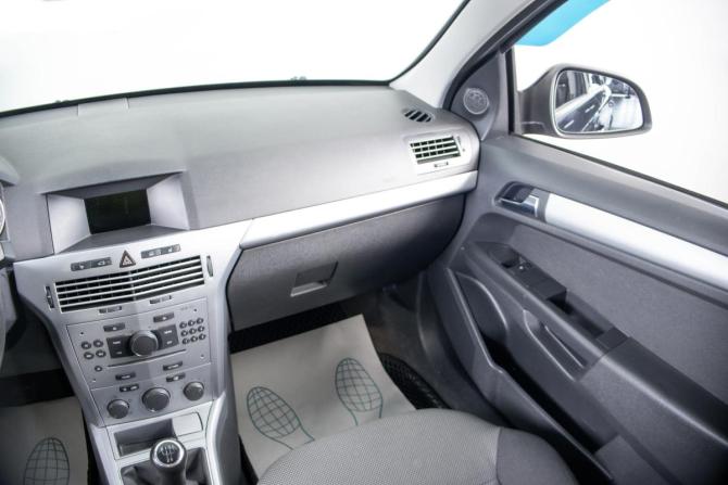 Opel Astra H Рестайлинг с пробегом 2014 года, цена 899 000 рублей, 112124 км, седан, Автокод Объявления
