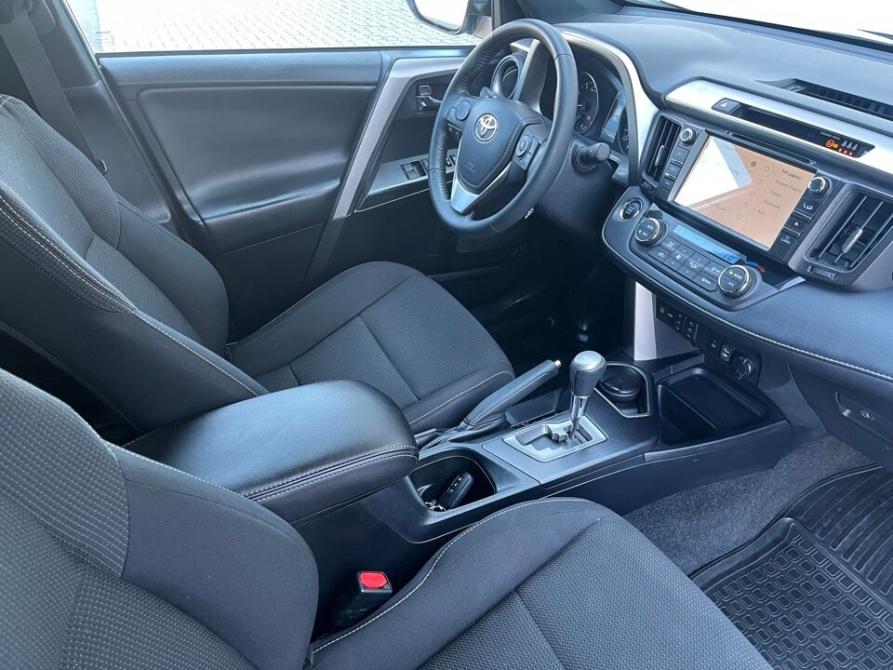 Toyota RAV4 IV (XA40) Рестайлинг Абакан  - изображение 4