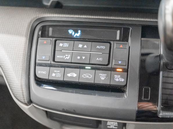Honda Stepwgn V Рестайлинг с пробегом 2019 года, цена 1 700 000 рублей, 62809 км, минивэн, Автокод Объявления