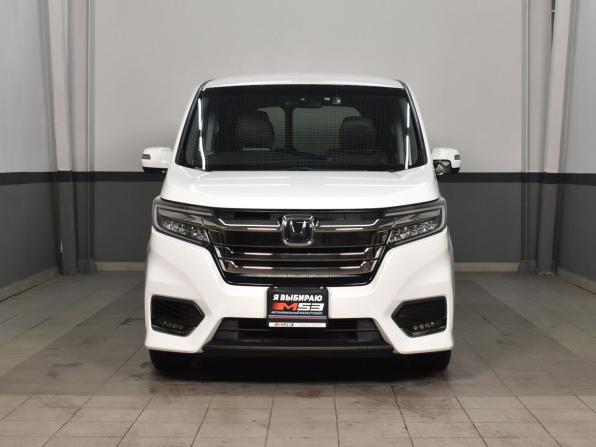 Honda Stepwgn V Рестайлинг с пробегом 2017 года, цена 2 275 995 рублей, 121736 км, минивэн, Автокод Объявления