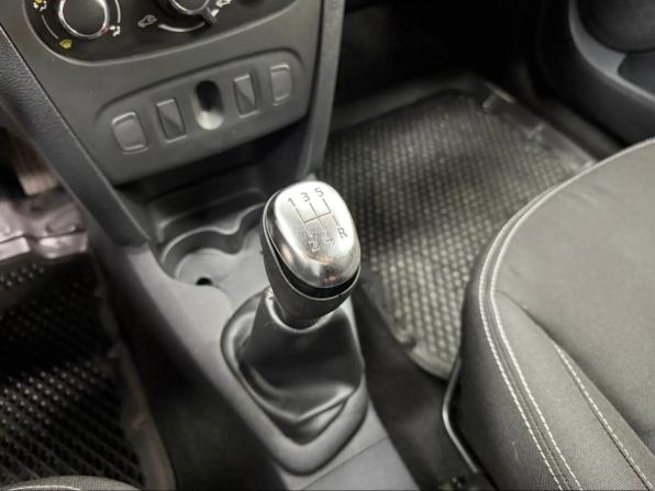 Renault Logan II Рестайлинг с пробегом 2021 года, цена 1 102 100 рублей, 123203 км, седан, Автокод Объявления