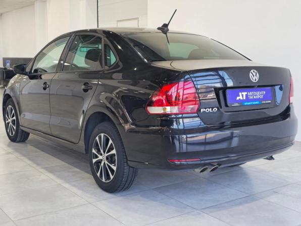 Volkswagen Polo V Рестайлинг с пробегом 2018 года, цена 1 399 000 рублей, 143922 км, седан, Автокод Объявления