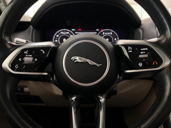 Jaguar XE I Рестайлинг с пробегом 2019 года, цена 2 490 000 рублей, 130000 км, седан, Автокод Объявления