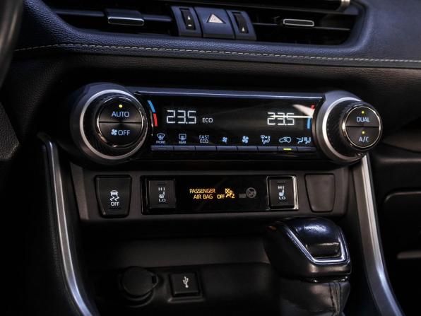 Toyota RAV4 V (XA50) с пробегом 2021 года, цена 3 799 000 рублей, 97159 км, внедорожник, Автокод Объявления