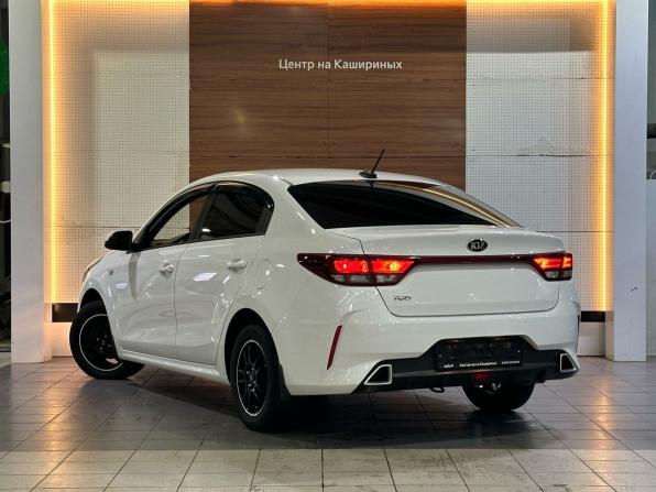 Kia Rio IV Рестайлинг с пробегом 2021 года, цена 1 599 999 рублей, 83895 км, седан, Автокод Объявления