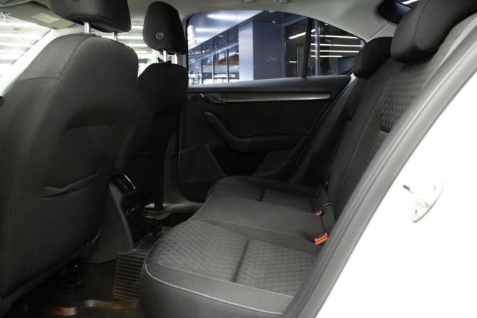 Skoda Octavia III (A7) Рестайлинг с пробегом 2018 года, цена 1 749 000 рублей, 175939 км, лифтбек, Автокод Объявления