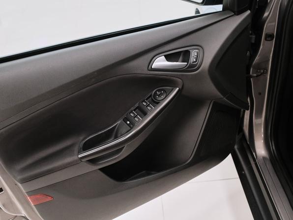Ford Focus III Рестайлинг с пробегом 2019 года, цена 1 006 000 рублей, 184206 км, хэтчбек, Автокод Объявления