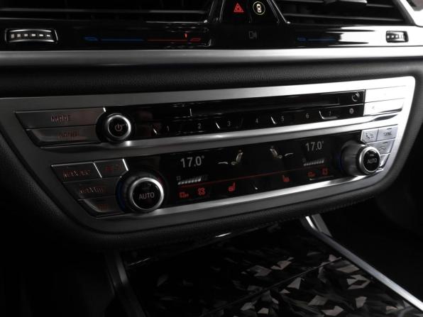 BMW 7 серии VI (G11/G12) с пробегом 2018 года, цена 4 099 000 рублей, 119424 км, седан, Автокод Объявления