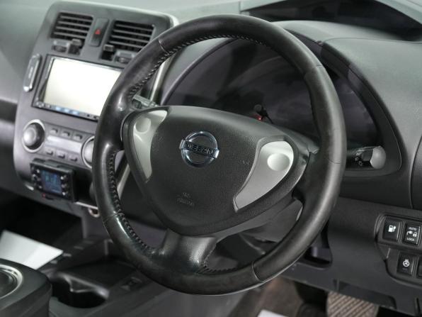 Nissan Leaf I (ZE0/AZE0) с пробегом 2014 года, цена 780 000 рублей, 216600 км, хэтчбек, Автокод Объявления