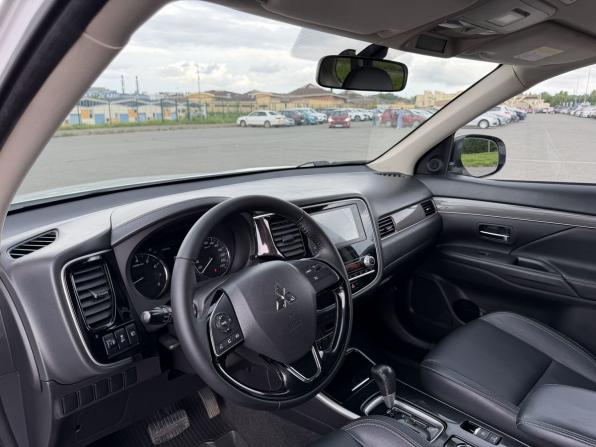 Mitsubishi Outlander III Рестайлинг 3 с пробегом 2020 года, цена 2 550 000 рублей, 46421 км, внедорожник, Автокод Объявления