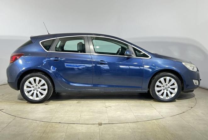 Opel Astra J с пробегом 2011 года, цена 590 000 рублей, 198947 км, хэтчбек, Автокод Объявления