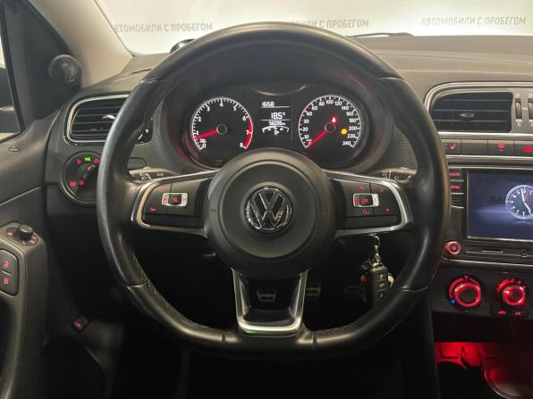 Volkswagen Polo V Рестайлинг с пробегом 2018 года, цена 1 139 000 рублей, 56095 км, седан, Автокод Объявления