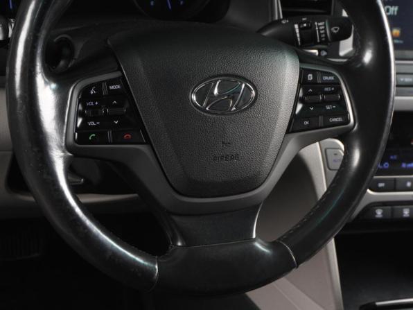Hyundai Elantra VI (AD) с пробегом 2017 года, цена 1 299 000 рублей, 170814 км, седан, Автокод Объявления