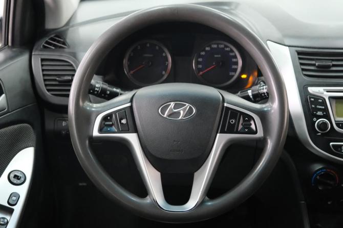 Hyundai Solaris I с пробегом 2013 года, цена 849 000 рублей, 260000 км, седан, Автокод Объявления