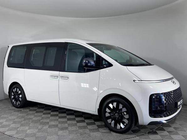 Hyundai Staria I с пробегом 2025 года, цена 8 999 900 рублей, 50 км, минивэн, Автокод Объявления