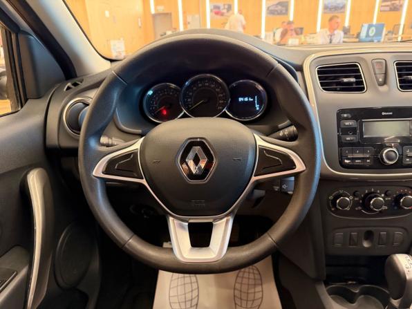 Renault Logan II Рестайлинг с пробегом 2022 года, цена 1 038 000 рублей, 93000 км, седан, Автокод Объявления