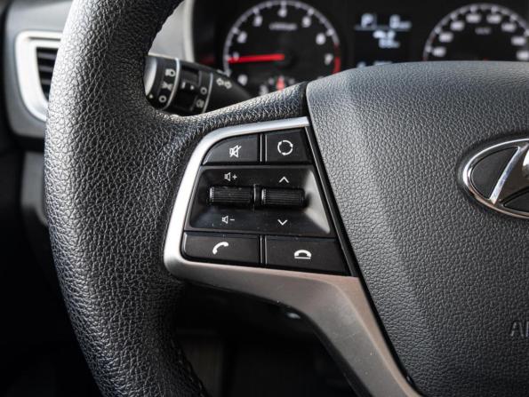 Hyundai Solaris II Рестайлинг с пробегом 2021 года, цена 1 680 000 рублей, 59091 км, седан, Автокод Объявления