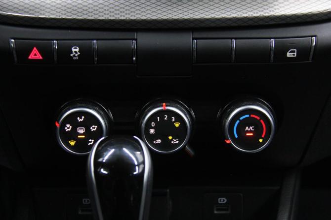 Lada (ВАЗ) Vesta I Рестайлинг (NG) с пробегом 2024 года, цена 1 299 700 рублей, 29547 км, седан, Автокод Объявления