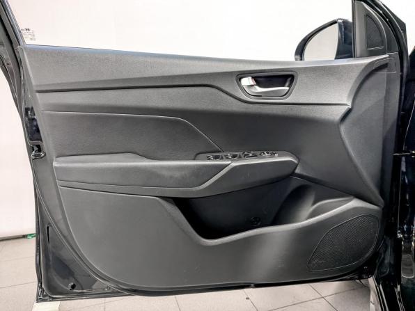 Hyundai Solaris II Рестайлинг с пробегом 2022 года, цена 1 699 000 рублей, 61441 км, седан, Автокод Объявления