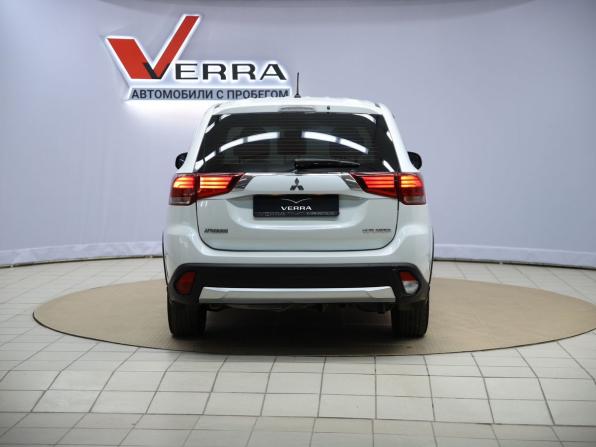 Mitsubishi Outlander III Рестайлинг 2 с пробегом 2015 года, цена 1 390 000 рублей, 294366 км, внедорожник, Автокод Объявления