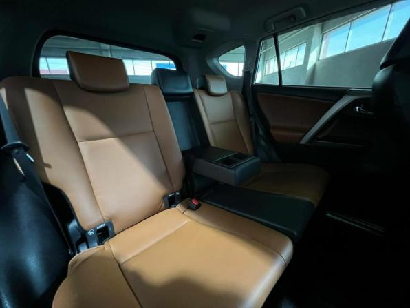 Toyota RAV4 IV (XA40) Рестайлинг с пробегом 2016 года, цена 2 660 000 рублей, 195360 км, внедорожник, Автокод Объявления