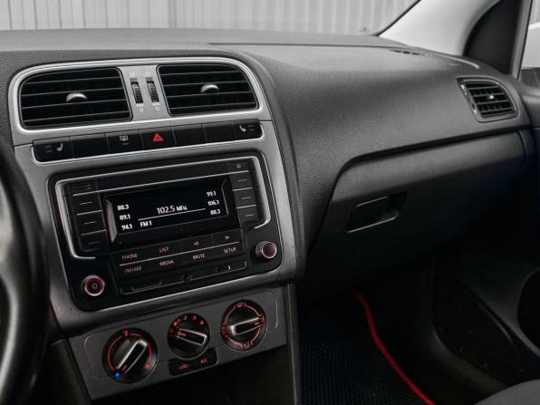 Volkswagen Polo V Рестайлинг с пробегом 2019 года, цена 1 210 000 рублей, 152044 км, седан, Автокод Объявления