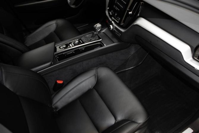 Volvo XC60 II с пробегом 2019 года, цена 3 032 000 рублей, 107000 км, внедорожник, Автокод Объявления