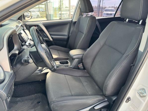 Toyota RAV4 IV (XA40) Рестайлинг с пробегом 2018 года, цена 2 270 000 рублей, 133127 км, внедорожник, Автокод Объявления