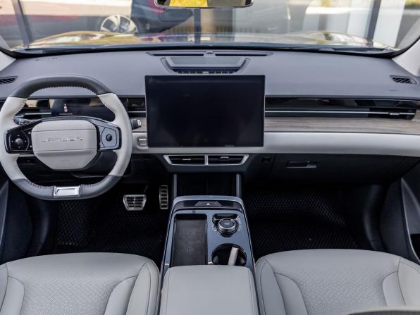 JETOUR DASHING I с пробегом 2024 года, цена 2 758 800 рублей, 10121 км, внедорожник, Автокод Объявления