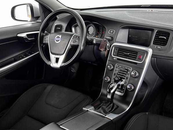 Volvo V60 I Рестайлинг с пробегом 2016 года, цена 1 450 000 рублей, 157300 км, универсал, Автокод Объявления