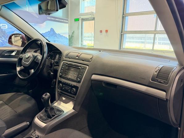 Skoda Octavia II (A5) Рестайлинг с пробегом 2010 года, цена 789 000 рублей, 222079 км, лифтбек, Автокод Объявления