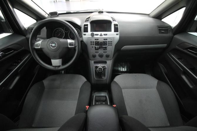 Opel Zafira B Рестайлинг с пробегом 2012 года, цена 650 000 рублей, 232000 км, минивэн, Автокод Объявления
