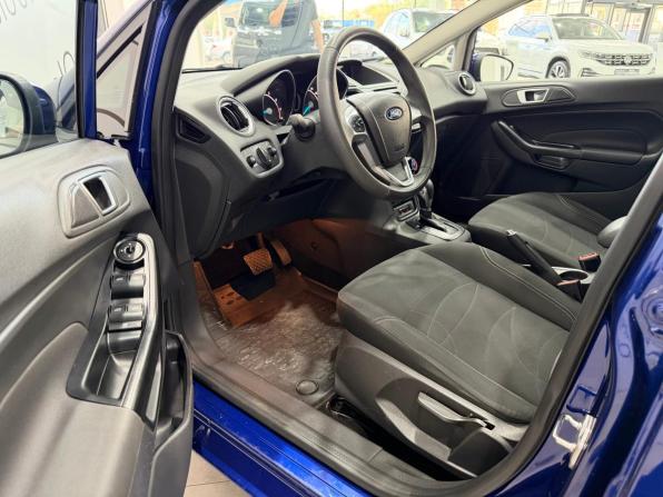 Ford Fiesta Mk6 Рестайлинг с пробегом 2016 года, цена 849 000 рублей, 118000 км, хэтчбек, Автокод Объявления