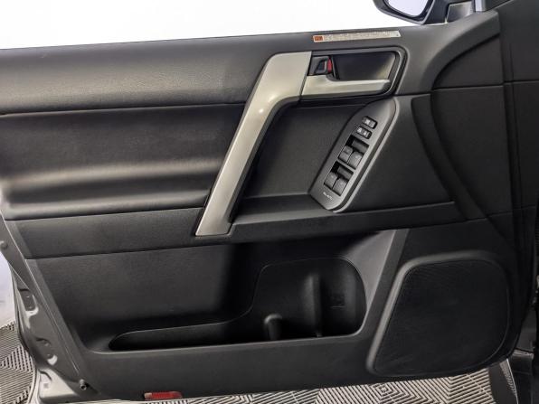 Toyota Land Cruiser Prado 150 Series Рестайлинг 3 с пробегом 2022 года, цена 7 990 000 рублей, 30746 км, внедорожник, Автокод Объявления