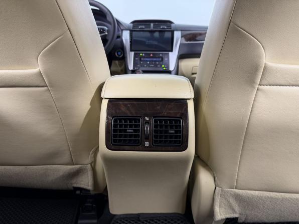 Toyota Camry VII (XV50) Рестайлинг с пробегом 2016 года, цена 1 820 000 рублей, 193000 км, седан, Автокод Объявления