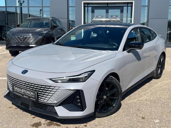 Changan UNI-V I с пробегом 2023 года, цена 2 290 000 рублей, 3679 км, лифтбек, Автокод Объявления