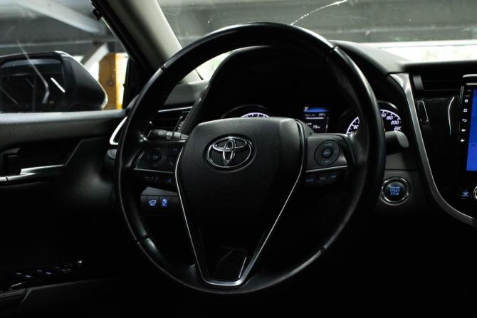 Toyota Camry VIII (XV70) с пробегом 2019 года, цена 2 699 000 рублей, 93209 км, седан, Автокод Объявления
