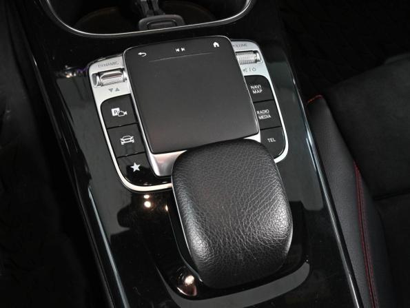Mercedes-Benz A-Класс IV (W177) с пробегом 2018 года, цена 2 199 000 рублей, 131531 км, седан, Автокод Объявления