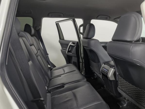 Toyota Land Cruiser Prado 150 Series Рестайлинг 2 с пробегом 2017 года, цена 4 499 000 рублей, 186717 км, внедорожник, Автокод Объявления