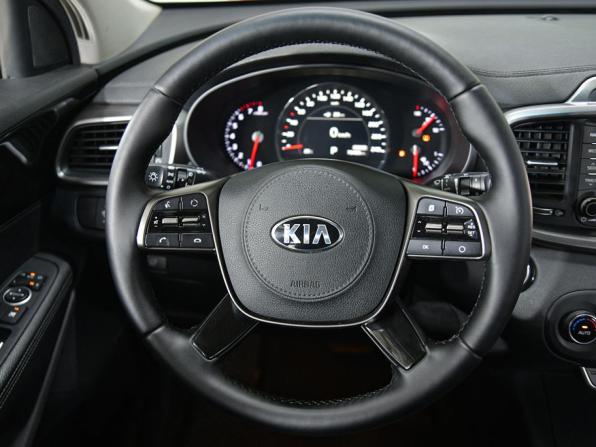 Kia Sorento III Prime Рестайлинг с пробегом 2018 года, цена 2 648 000 рублей, 70467 км, внедорожник, Автокод Объявления