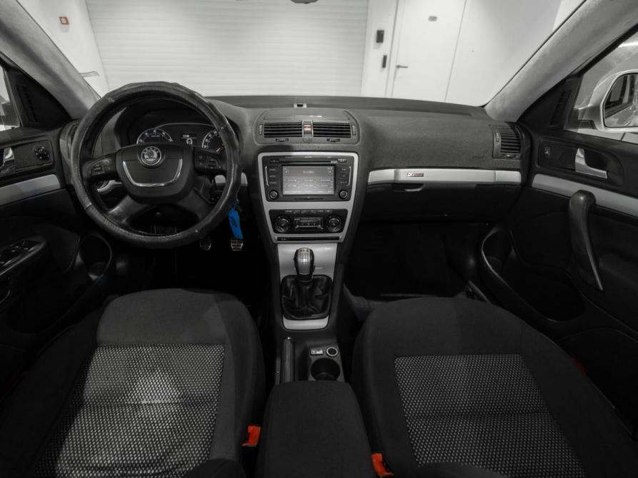 Skoda Octavia II (A5) Рестайлинг Москва  - изображение 8