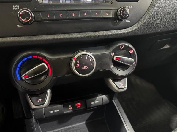 Kia Rio IV с пробегом 2018 года, цена 1 380 000 рублей, 162484 км, хэтчбек, Автокод Объявления
