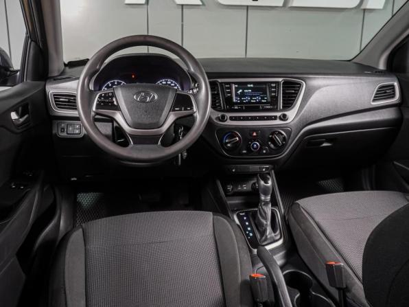 Hyundai Solaris II с пробегом 2017 года, цена 1 009 000 рублей, 88523 км, седан, Автокод Объявления