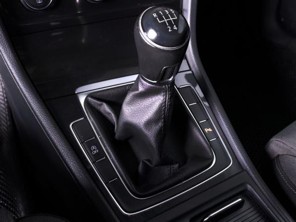 Volkswagen Golf VII Рестайлинг с пробегом 2019 года, цена 1 380 000 рублей, 279731 км, универсал, Автокод Объявления