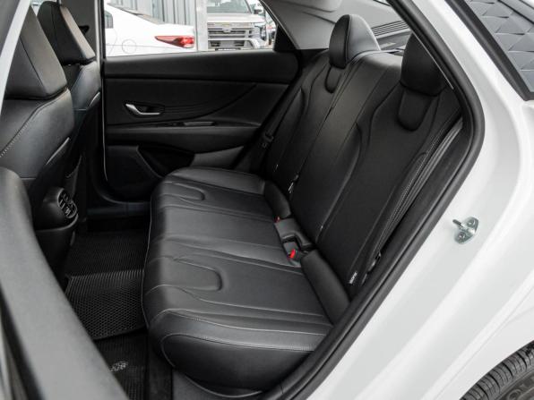 Hyundai Elantra VII (CN7) Рестайлинг с пробегом 2024 года, цена 2 290 000 рублей, 13372 км, седан, Автокод Объявления