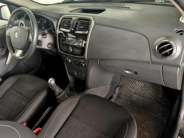 Renault Sandero II с пробегом 2014 года, цена 897 000 рублей, 100600 км, хэтчбек, Автокод Объявления