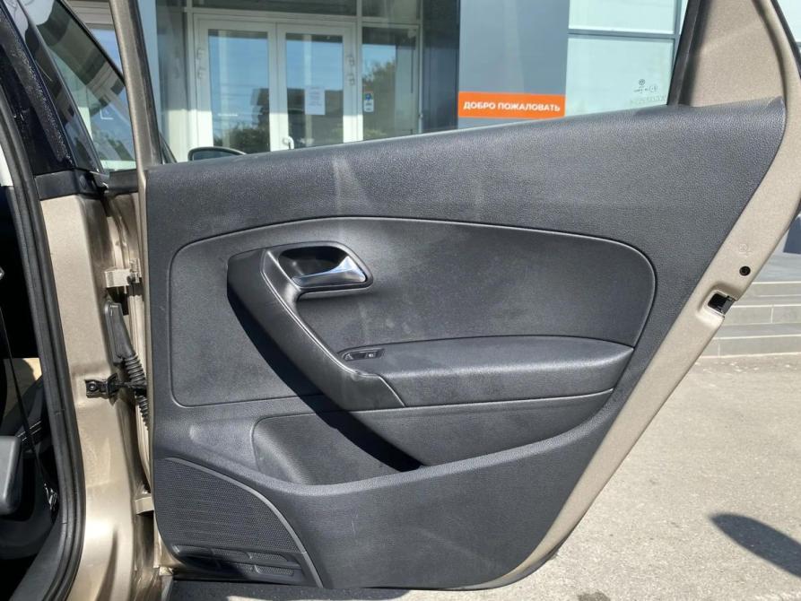 Volkswagen Polo V Рестайлинг Краснодар  - изображение 18