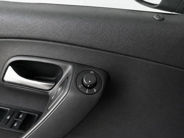 Volkswagen Polo V Рестайлинг с пробегом 2017 года, цена 1 419 000 рублей, 62500 км, седан, Автокод Объявления